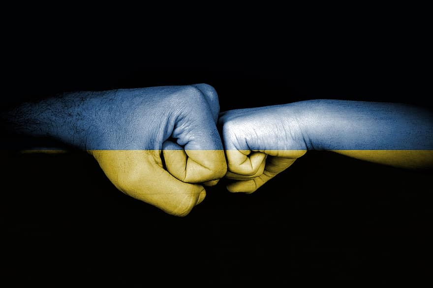 näve bump, allians, lagarbete, Ukrainas flagga, mänsklig hand, näve, patriotism, politik, män, närbild, konflikt