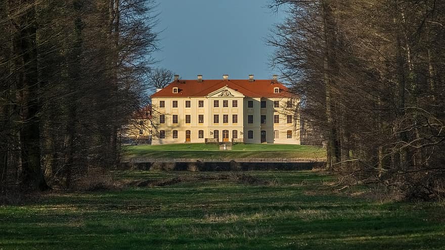 hrad, pole, mezník, Zabeltitz, palác, fasáda, historický, stromy, les, park, barokní