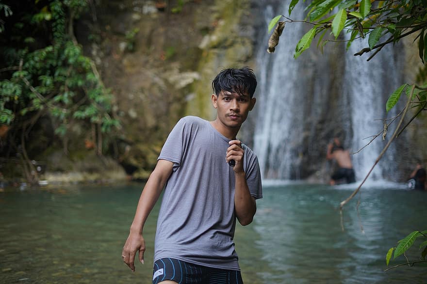 homem, turista, cachoeiras, indonésio, quedas, período de férias, pose