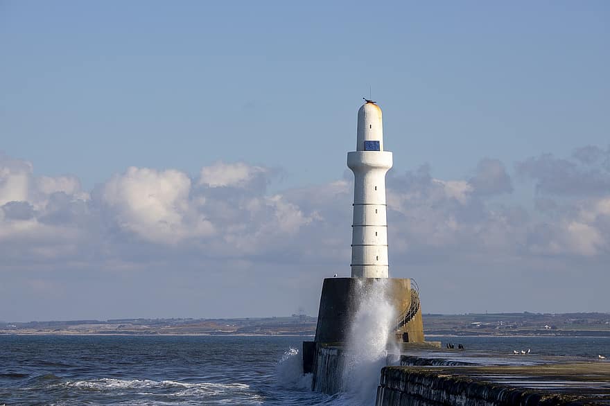Lighthouse, South Breakwater, Ocean, Jetty, Sea, Coast, Shore, South Breakwater Lighthouse, Aberdeen, Aberdeen Harbour, Aberdeenshire