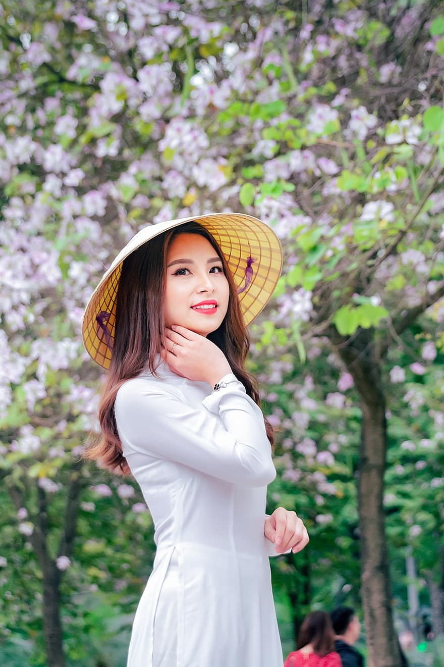 Hanoi, Wietnam, wietnamska dziewczyna, hanoi dziewczyna, młoda dziewczyna, piękna dziewczyna, strój tradycyjny, ao dai, wietnamskie kapelusze, wiosna