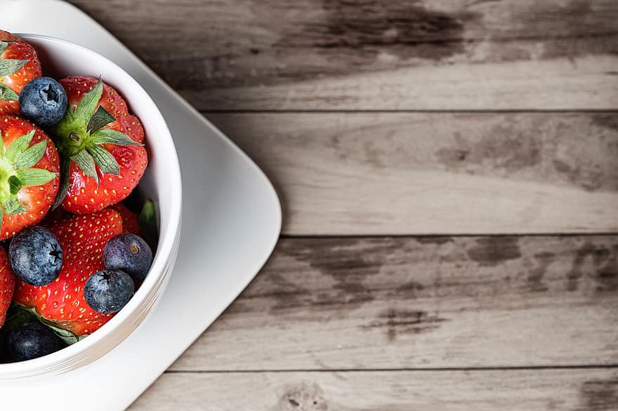 des fraises, baies, fruit, aliments, petit déjeuner, dessert, en bonne santé, vitamines, régime