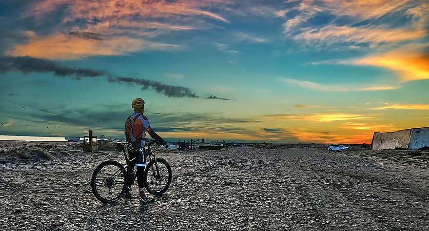 lever du soleil, plage, cycliste, des nuages, la nature, costa, le coucher du soleil, cyclisme, Hommes, vélo, sport