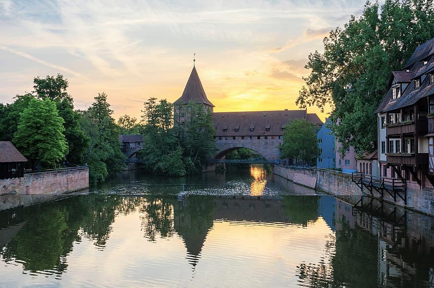 River, Buildings, Reflection, Old Town, Architecture, Flow, Water, Nuremberg, Truss, Pegnitz, Bavaria