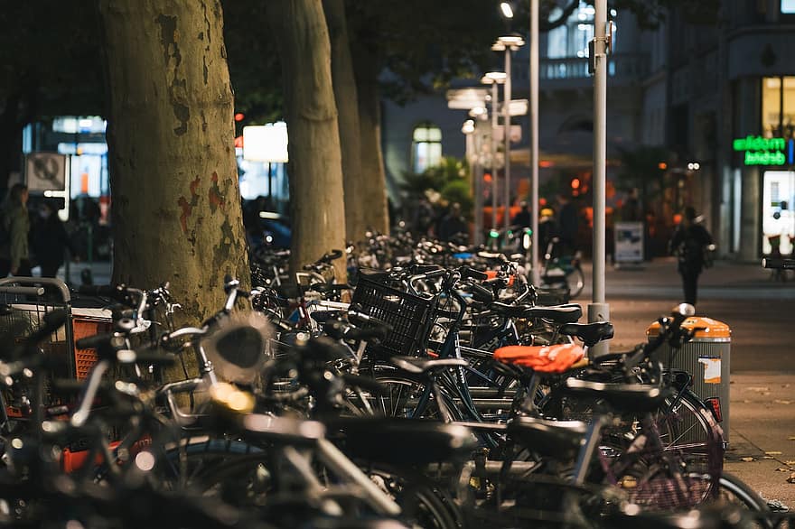 จักรยาน, รถจักรยาน, การขี่จักรยาน, วงจร, ล็อค, กุญแจ, ต้นไม้, เมือง, ในเมือง, ประเทศเยอรมัน, ฮันโนเวอร์