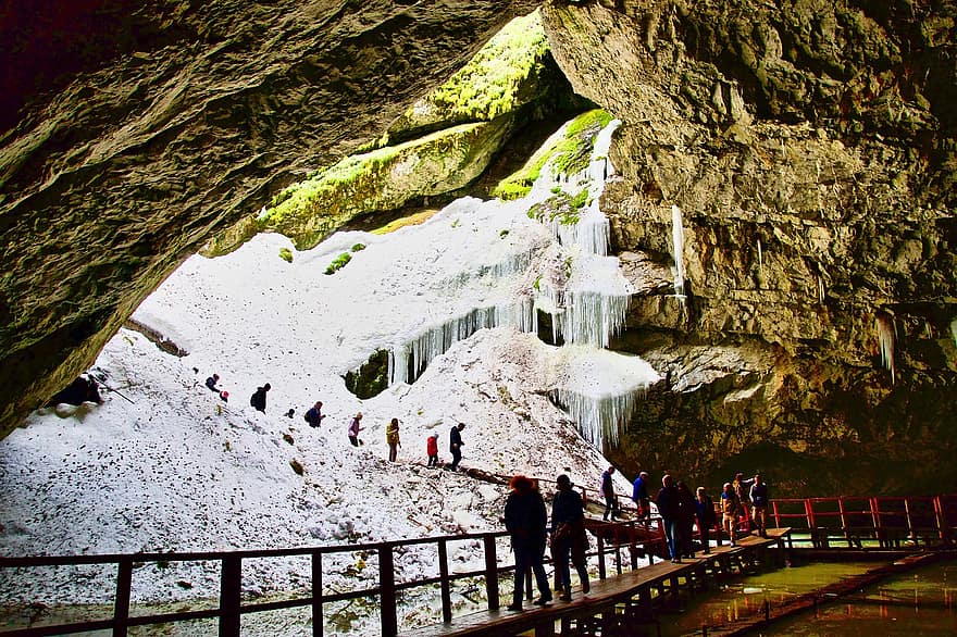 barlang, jég, turisták, fagyott, hó, emberek, kaland, ünnep, vakáció, szabadidő, turisztikai attrakció