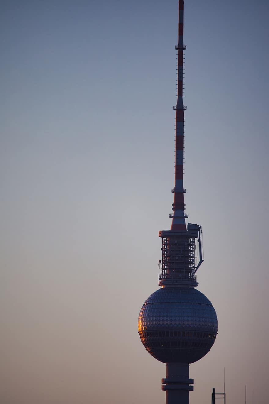 televizyon kulesi, Berlin, mimari, akşam karanlığı, ünlü mekan, iletişim kulesi, mavi, yapılı yapı, Cityscape, şehir manzarası, gökdelen