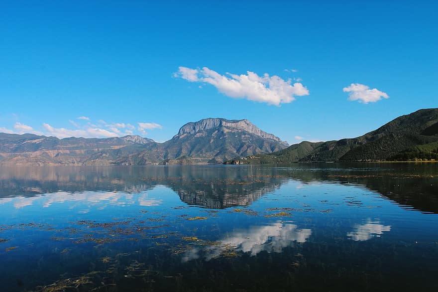 innsjø, fjellene, refleksjon, himmel, skyer, vann, fjellkjede, natur, scenisk, turistdestinasjon, lugu lake