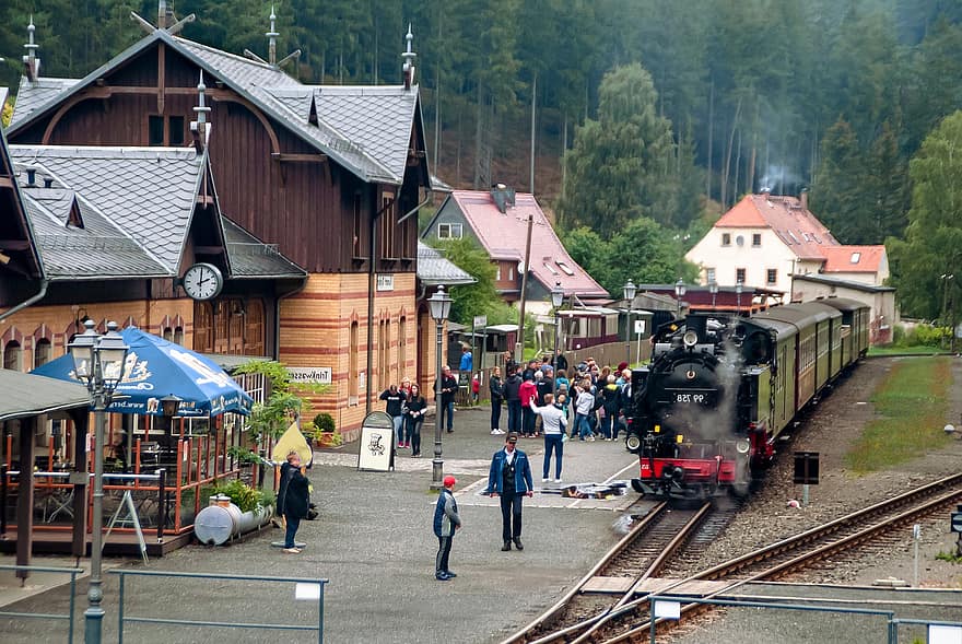 Building, Tracks, Steam Locomotive, Locomotive, Travellers, Platform, Oybin, Spa, Zittau Mountains, Late Summer, Railroad