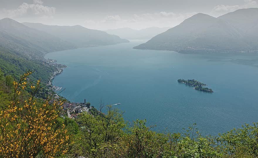 ブリサゴ、マッジョーレ湖、スイス、島、湖、ティチーノ、高地でのハイキング、自然