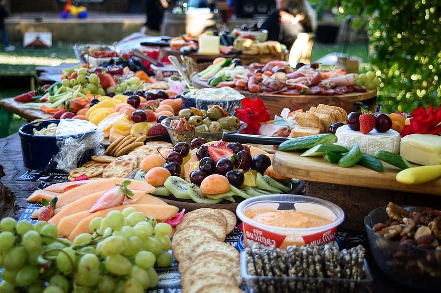 legeltetési asztal, élelmiszer, party, gyümölcsök, sajt, terjedését, választék, finom
