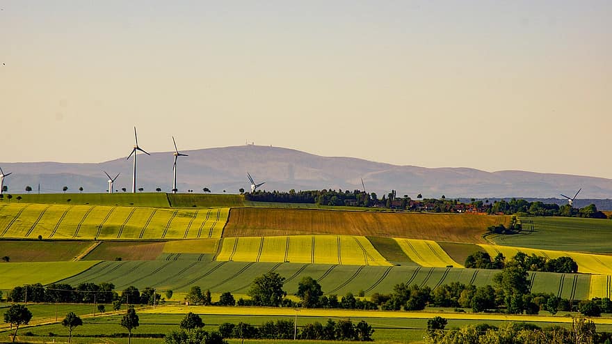 Windmühlen, Felder, Ackerland, Hügel, Windkraftanlagen, Berge, ländlich, Landschaft, Natur