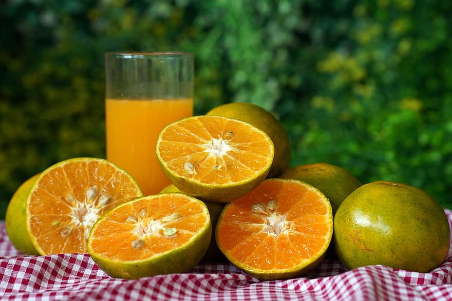 des oranges, fruits, du jus d'orange, les agrumes