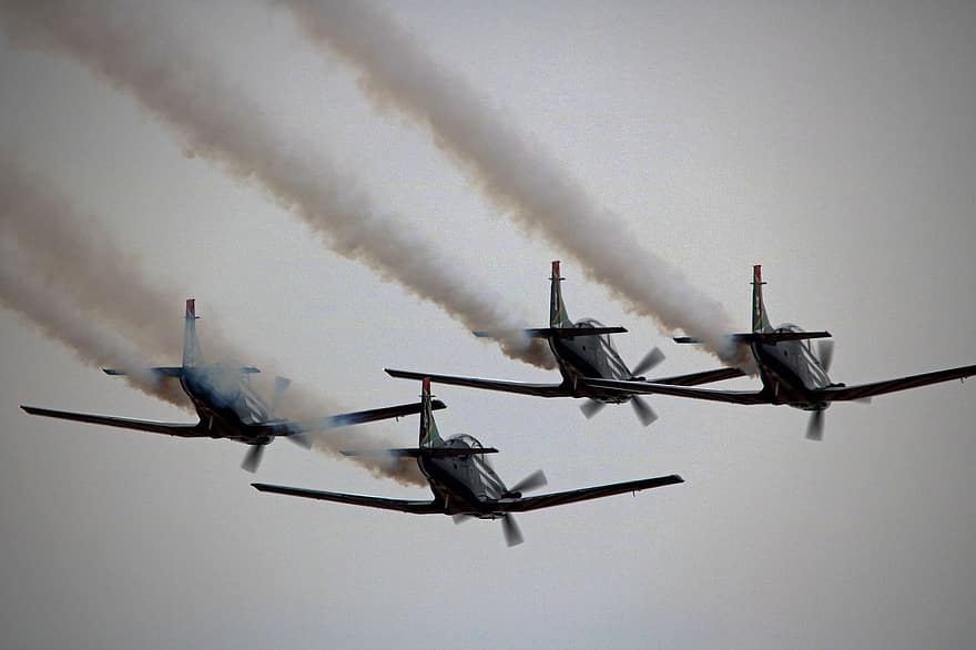 chim ưng bạc, sự hình thành, Đội biểu diễn nhào lộn trên không, Lực lượng Không quân Nam Phi, Triển lãm hàng không, Pilatus Pc-7 Mkii, huấn luyện viên, bay, cánh quạt, phương tiện hàng không, quân đội