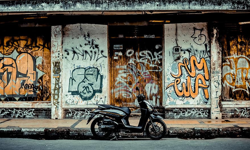 drum, graffiti, scuter, părăsiți clădirea, perete, urban, oraș, peisajul, fotografierea pe stradă