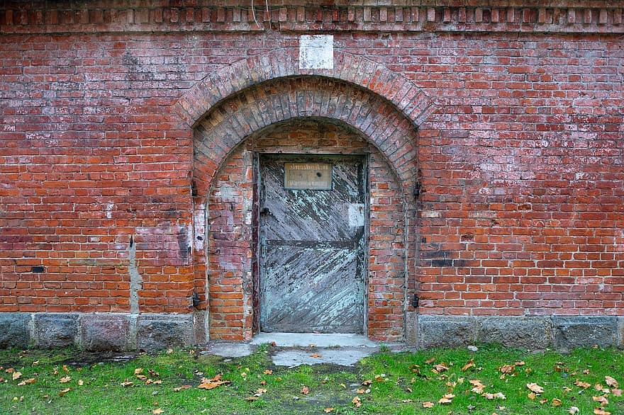 durvis, ieeja, ēka, Pomiechówek, Fort III Pomiechówek, forts, nocietinājumu, cietoksnis, ķieģelis, arhitektūra, vecs
