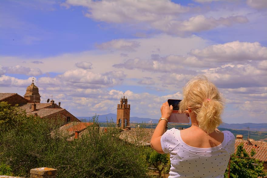 turista, fotografia, paisatge, dona, feu clic, cel, núvols, montalcino, Toscana, Itàlia, foto