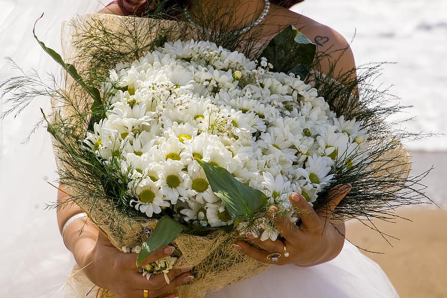 květiny, svatba, svatební, květ, bílé květy, svatební kytice, kytice, aranžování květin, květinové aranžmá, nevěsta, žena