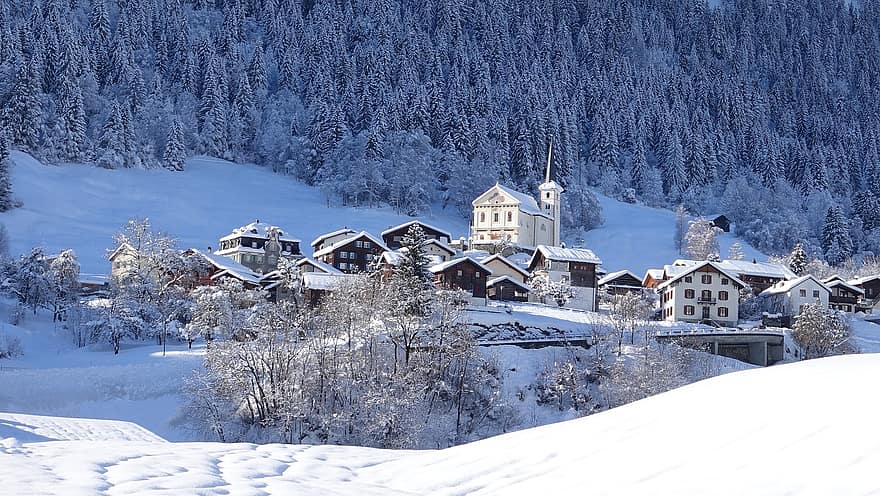 kalnu ciemats, ēkām, sniegs, auksts, ziemas, ziemā, mājas, koki, ciemats