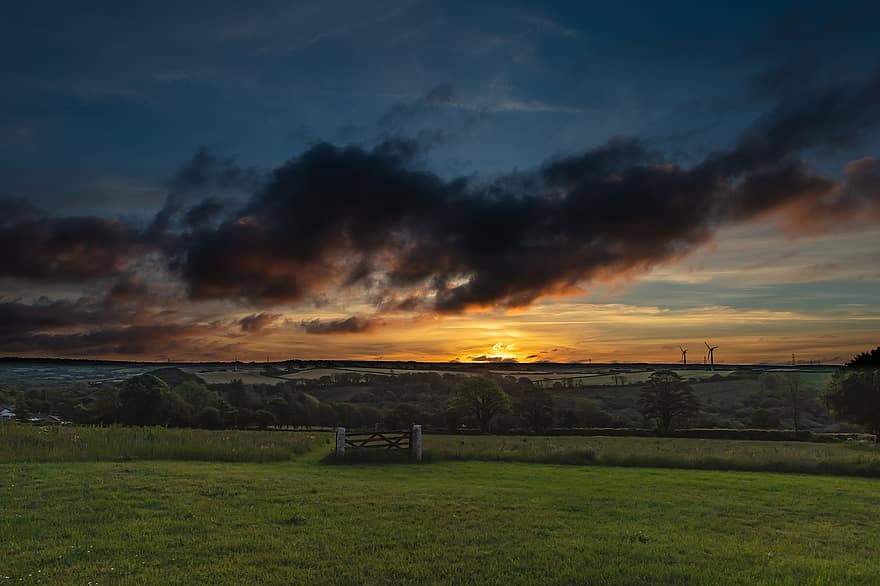 zonsondergang, landelijk, Cornwall, wolken, hemel, gras, veld-, weide, boerderij, windturbines, landschap