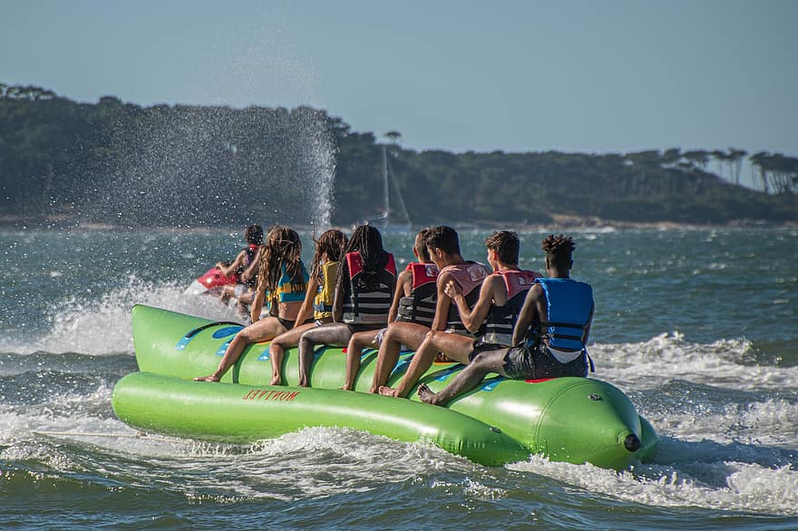 perahu pisang, orang-orang, laut, kelompok, teman, aktivitas air, jet ski, perahu pribadi, rekreasi, air, musim panas