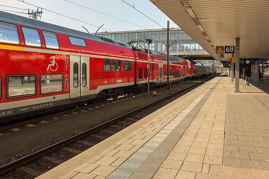 entrenar, estación de ferrocarril, plataforma, rojo, Heidelberg, Deutsche Bahn, ferrocarril, tráfico, viaje, transporte, ciudad