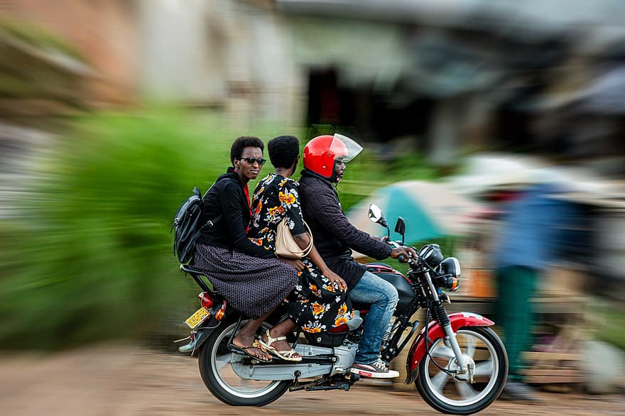 オートバイ、アフリカ人、通り、ライフスタイル、人、ブジュンブラ、ブルンジ、男達、サイクリング、女性たち、速度