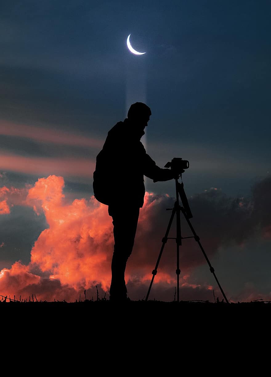 Fotografas, mėnulis, naktis, siluetas, vyras, kamera, trikojis, fotografija, stargazing, dangus, debesys