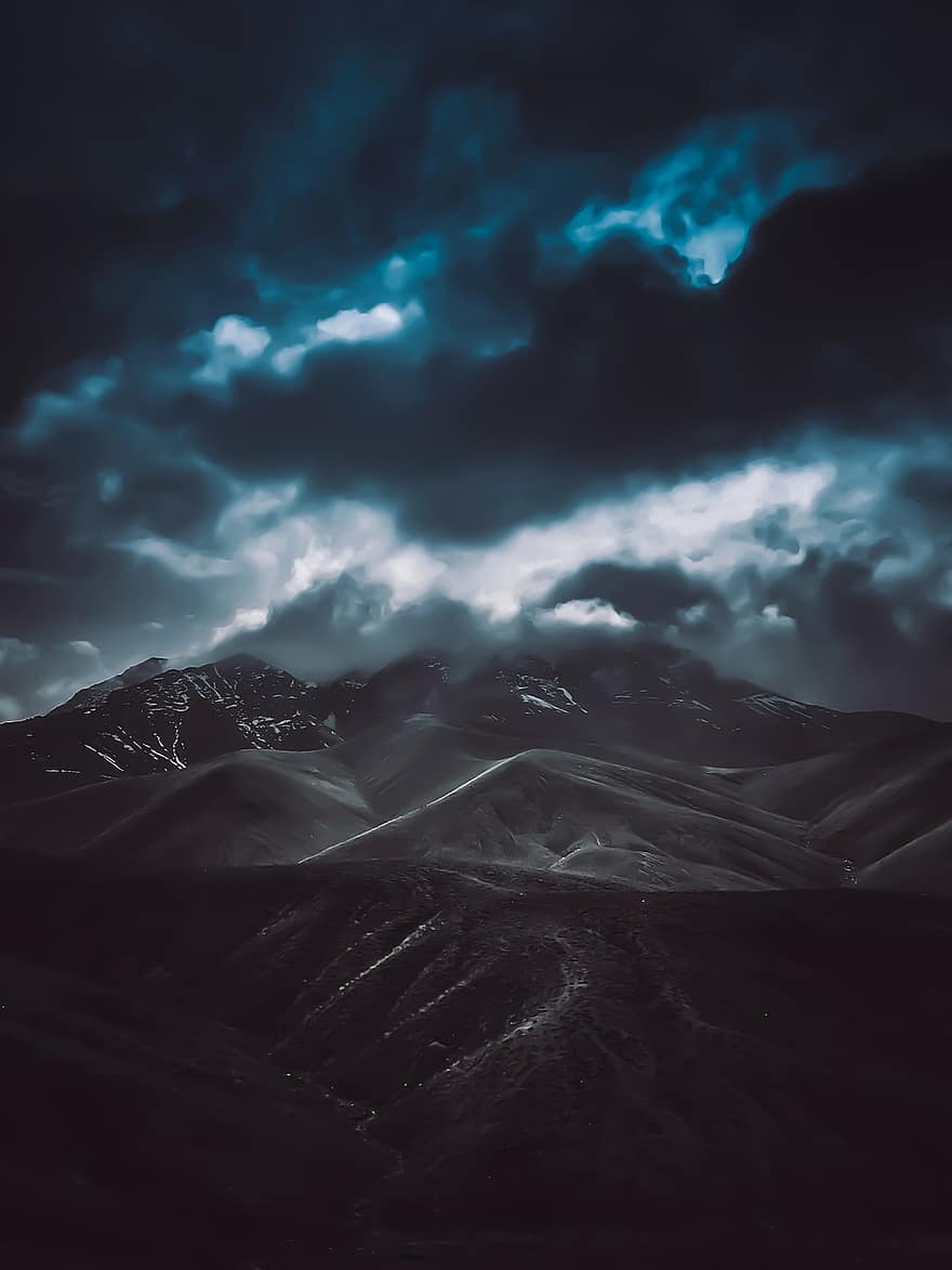 Mountain, Sky, Landscape, Nature, Mountains, Clouds, Winter, Field, dom, Panorama, Adventure