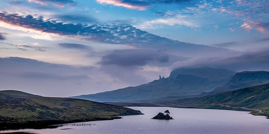 Isle of Skye, fjord, natuur, landschap, Schotland, zonsopkomst, berg-, blauwe lucht, wolken, eiland, water