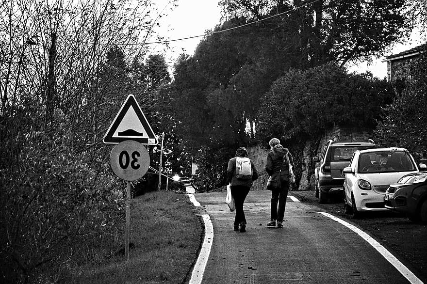 pathway, vei, trær, parkere, by, Italia, Toscana, menn, svart og hvit, skilt, kvinner