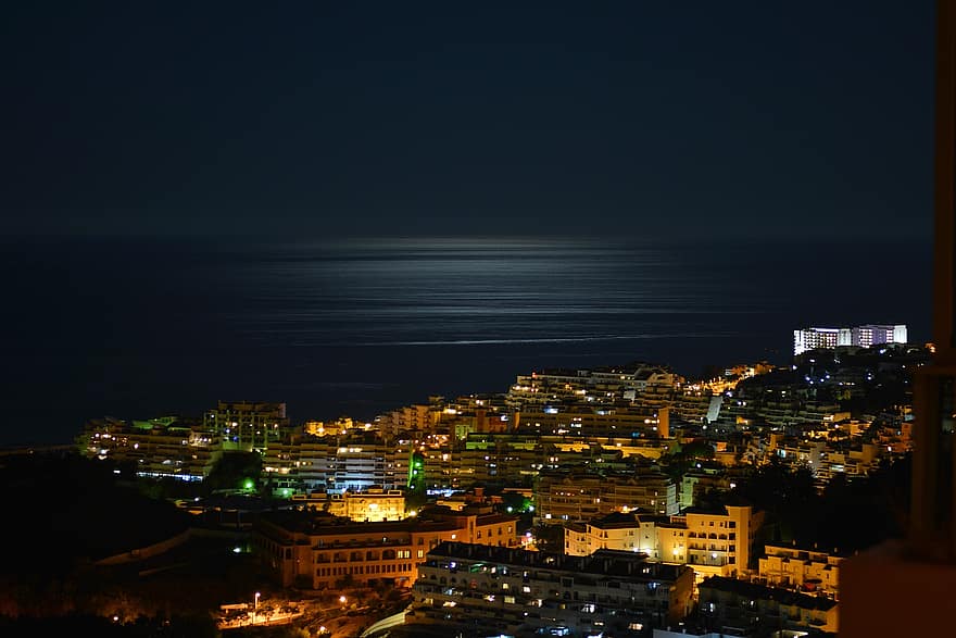 cidade, viagem, turismo, Benalmádena, málaga, Andaluzia, noite, crepúsculo, litoral, paisagem urbana, iluminado