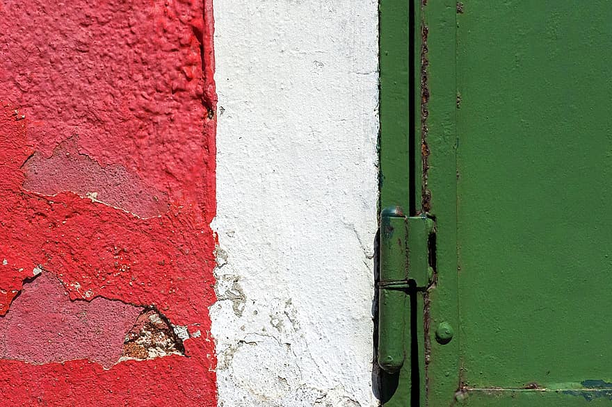 цвета итальянского флага, стена, шарнир, дверь, триколор, старый, особенность здания, грязный, архитектура, фоны, выветрившийся
