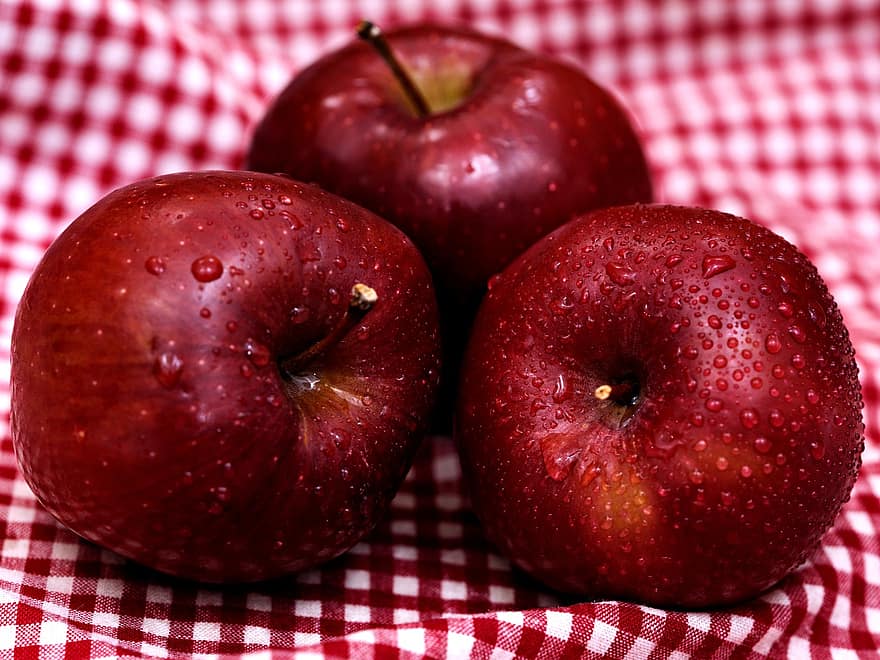 pomes, pomes vermelles, pomes fresques, fruites, menjar, frescor, fruita, primer pla, madur, alimentació saludable, orgànic