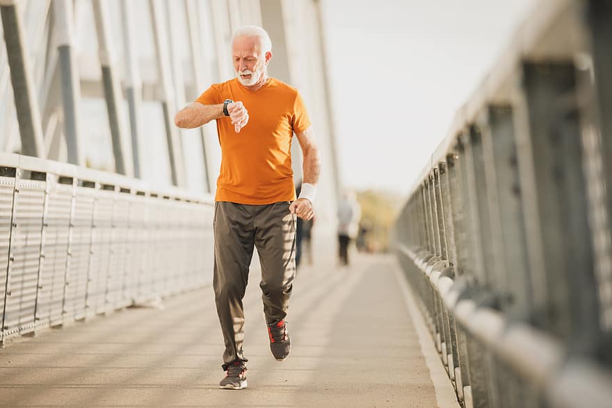 старший, біг, людина, чоловічий, фітнес, здоровий, активний, біг підтюпцем, виходу на пенсію, оздоровчий, підходить