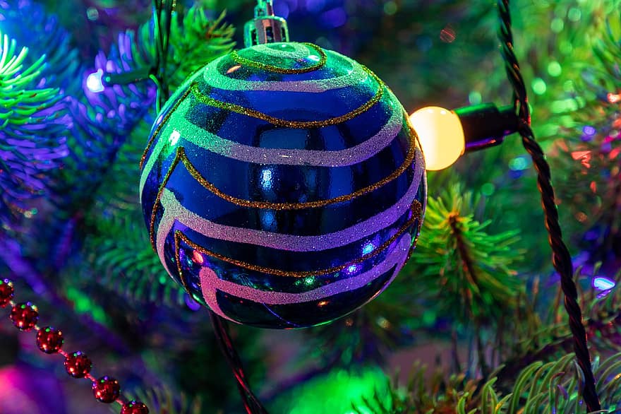 drzewko świąteczne, Boże Narodzenie, świąteczne bombki, świąteczny wystrój, Dekoracja bożonarodzeniowa, Boże Narodzenie wianek, bombka, czas świąt, dekoracja, uroczystość, drzewo