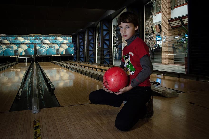 kids, bowling, leisure, indoors, sport, one person, looking at camera, child, playing, childhood, men