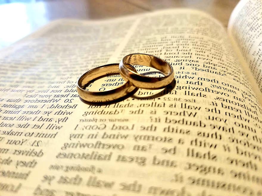 złoto, pierścienie, Biblia, związek małżeński, żonaty, złote pierścienie, obrączki ślubne, zespoły weselne, zaangażowanie, wiara, miłość