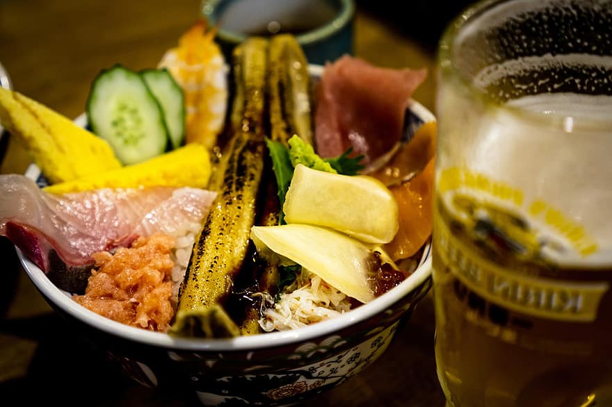 魚、寿司、食事、ビール
