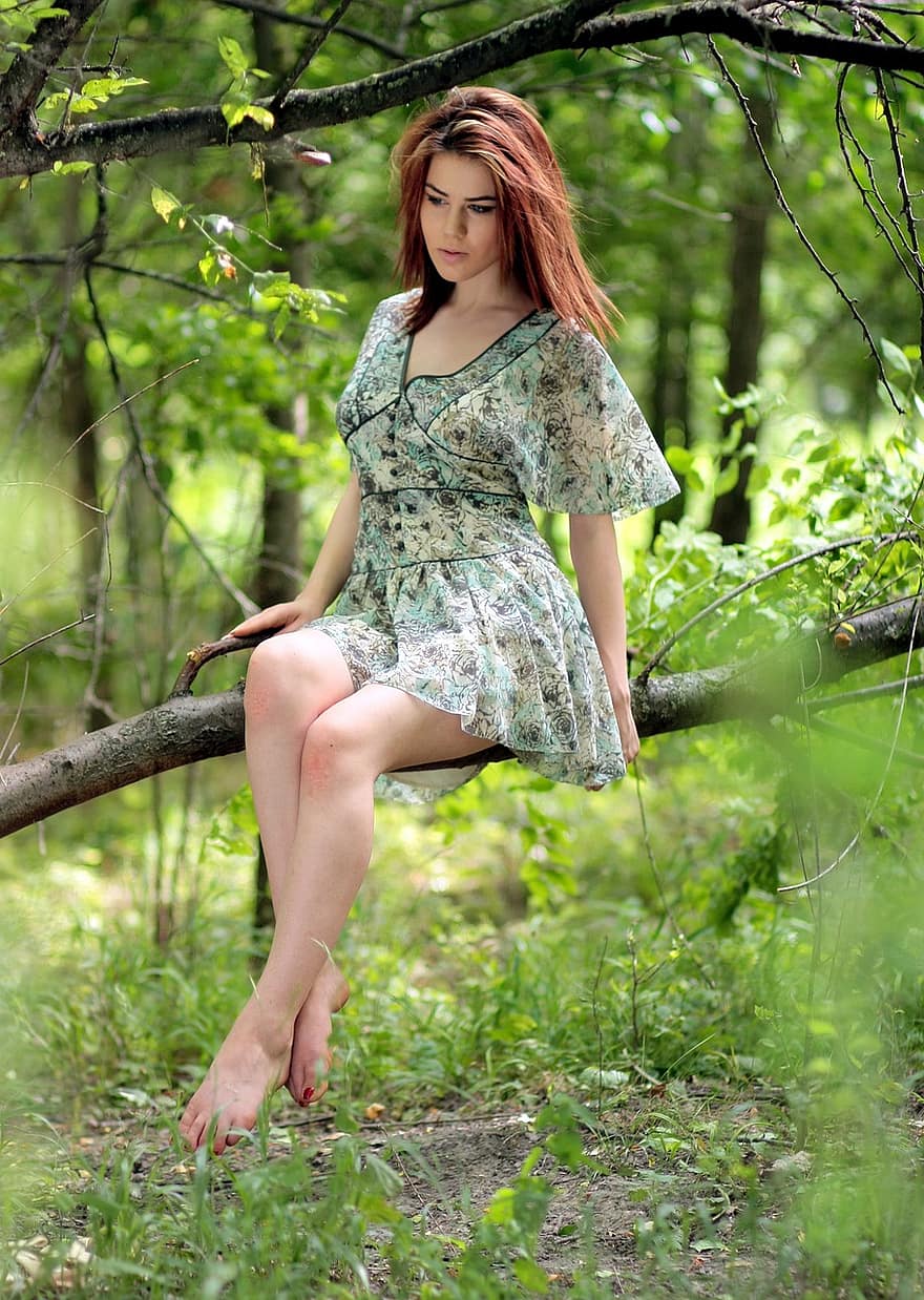 mergina, miškas, casey, gyvenamoji vieta, suknelė