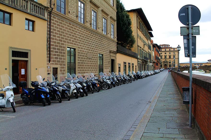 Firenze, robogók, mopedek, Olaszország, utca, Motorkerékpár, Toszkána