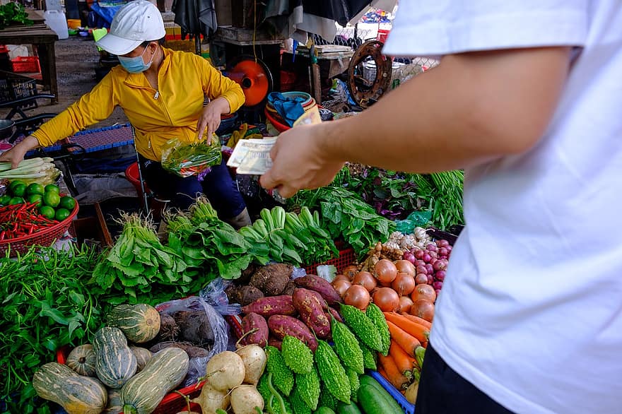 tirgū, kaulēties, dārzeņi, ēdiens, augļi, bioloģiski, veselīgi, svaiga, uzturs, brokoļi, pārdošana