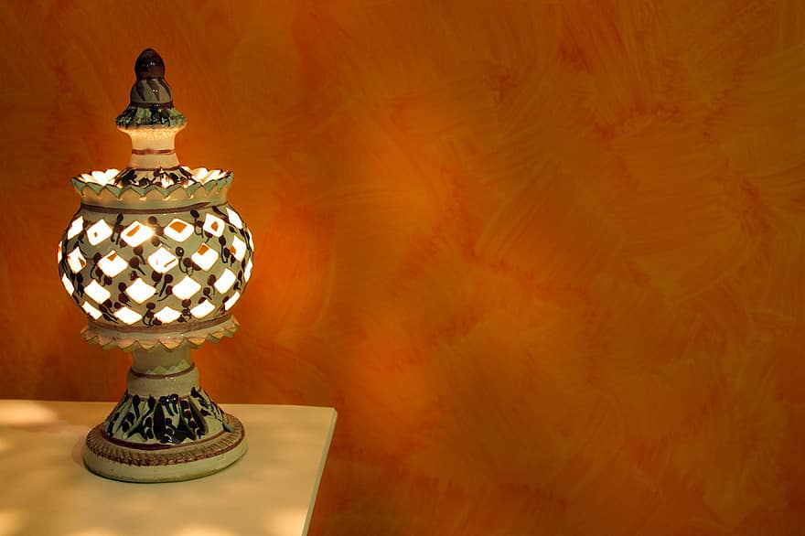 Lampe, Verzierte Lampe, Dekor, Teelicht-Dekoration, Indien, Dekoration, Hintergründe, einzelnes Objekt, Flamme, Religion, elektrische Lampe