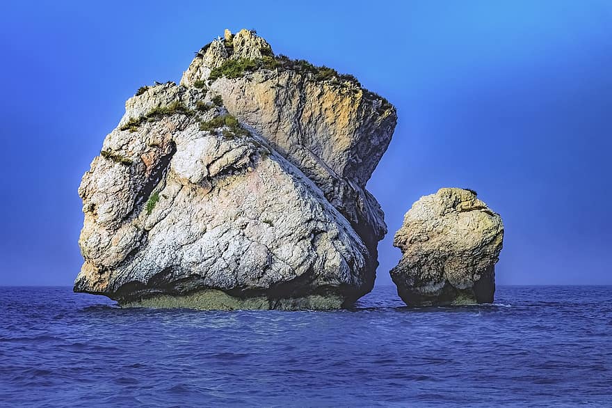 mare, viaggio, natura, Cipro, la roccia di Afrodite, costa, isola, avventura, petra tou romiou, scogliera, roccia