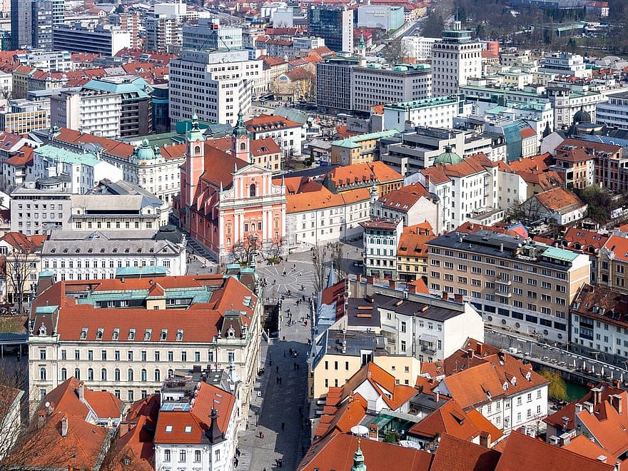 Miasto, Budynki, podróżować, turystyka, miejski, Lublana, Słowenia, pejzaż miejski, sylwetka na tle nieba, architektura, antenowy