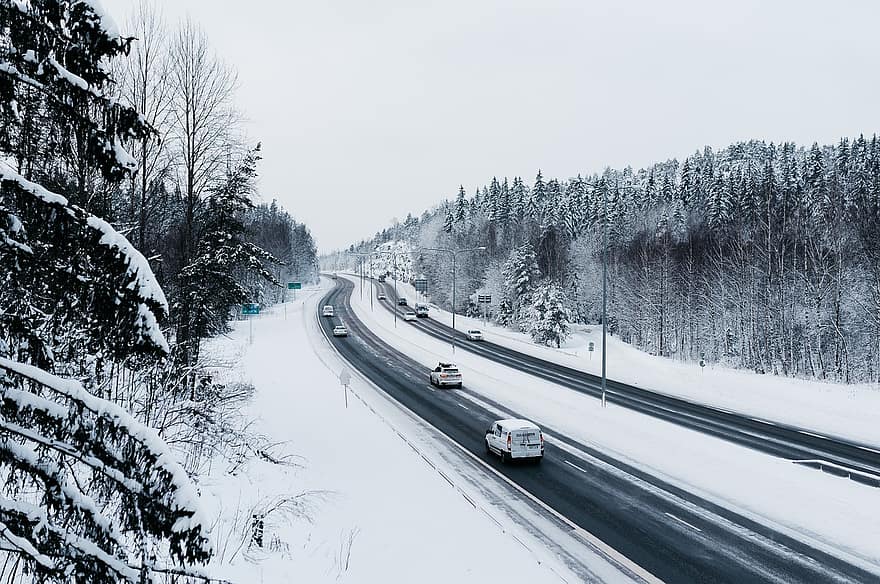 hovedvei, vinter, årstid, gate, vei, skog, snø, bil, trafikk, transport, hastighet
