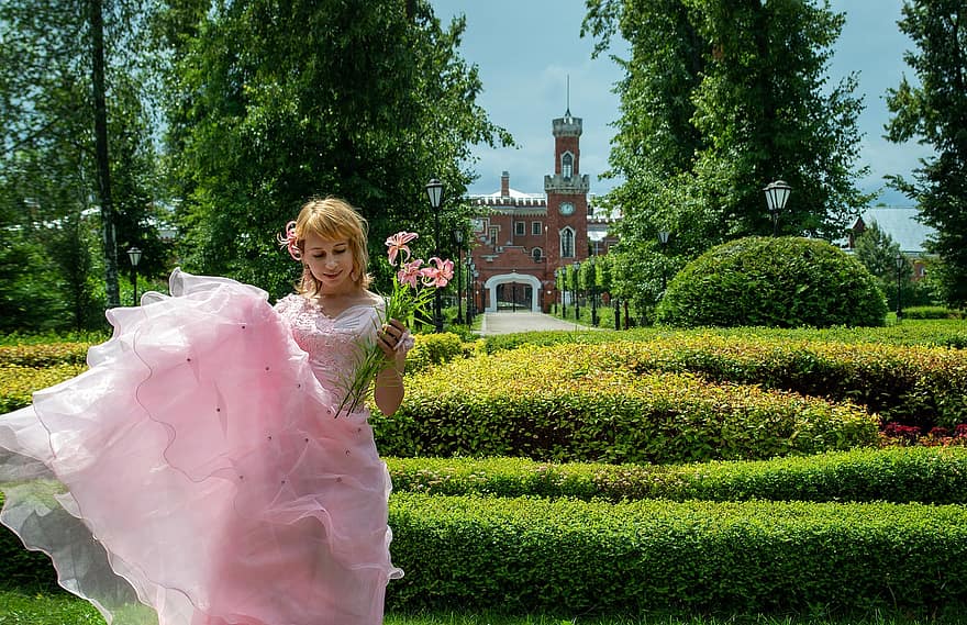 жінка, рожева сукня, наречена, Весільна сукня, сукні квінкеанера, сад, фантазія, бальне плаття, замок, палац, Ольденбурзький палац