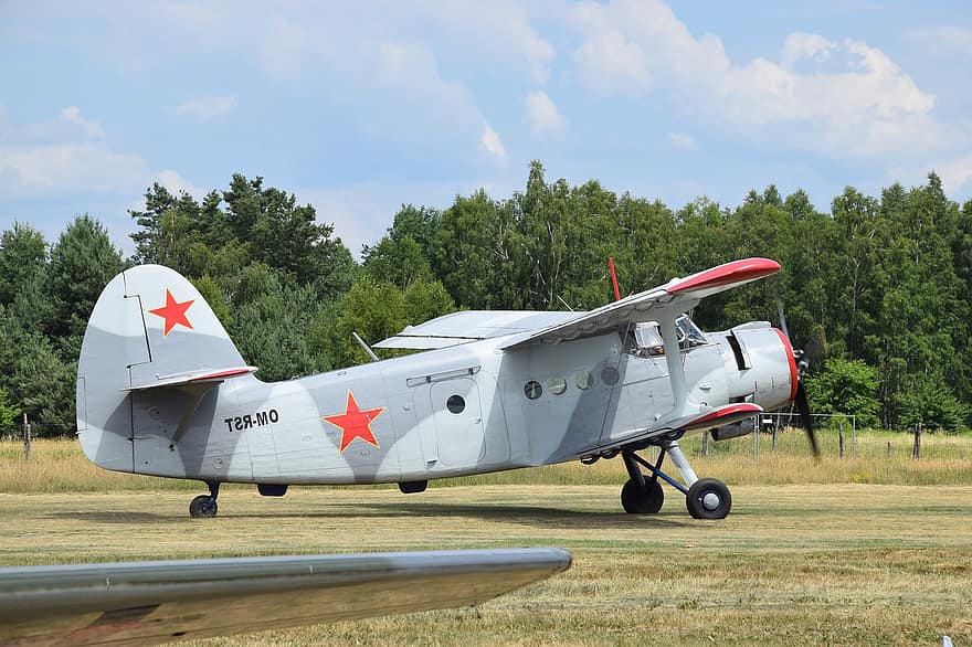 an-2, antonov, samolot, dwupłatowiec, transport, ukraiński, radziecki, gwiazda, silnik, opary, śmigło