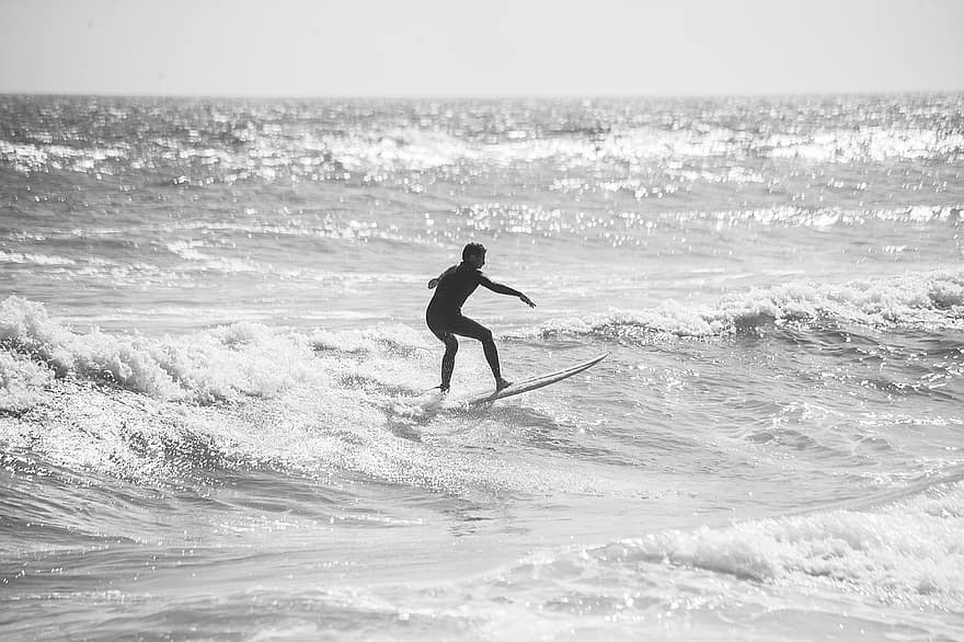 surfovat, vln, surfař, surfování, přímořská krajina, vodní sporty, oceán, moře, muž, Mužský surfař, černobílý