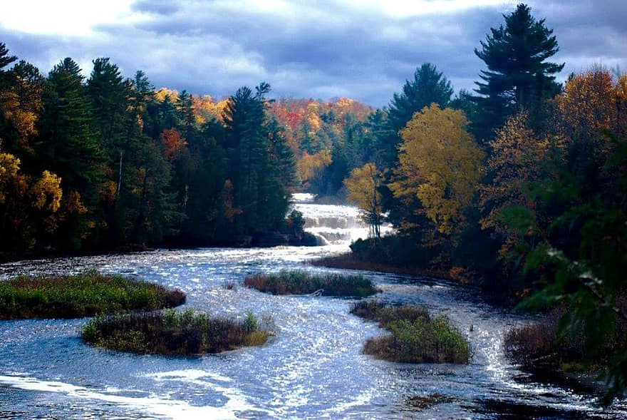 Нижній водоспад Тахкваменон, Мічиган, верхній півострів, падіння, листя, осінь, краєвид, води, подорожі, декорації, річка